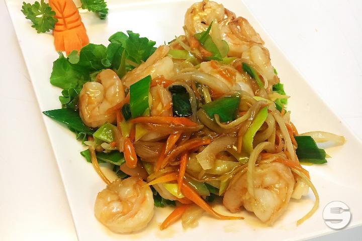 Crevettes Sautées au Gingembre et Oignons - Bambou