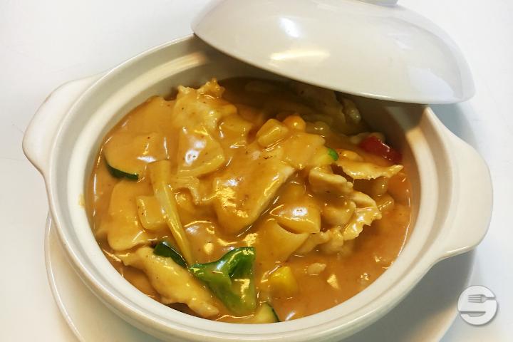 Poulet sauté au Curry Rouge - Bambou