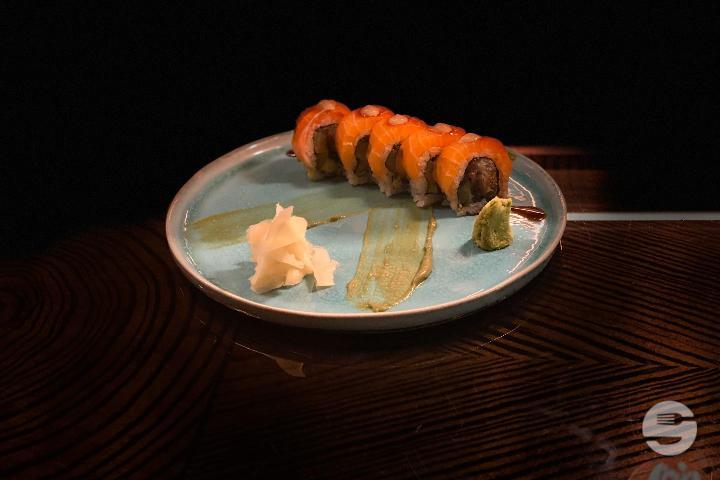 Salmon Maki - HATO - fine asian cuisine