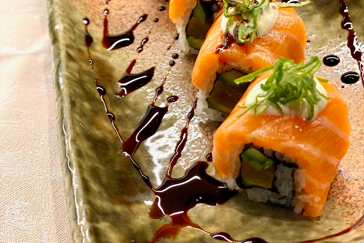 Salmon Maki - HATO - fine asian cuisine