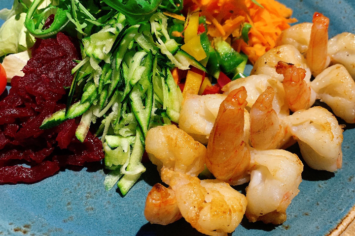 Insalata Gigante Con Gamberoni - Andulino Cucina Italiana & Steak House