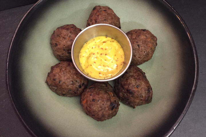 Honey and Sesame Pork Balls - Les Ciboulettes