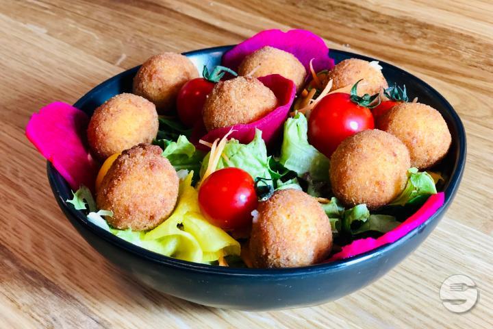 Goat Cheese Salad - Les Ciboulettes