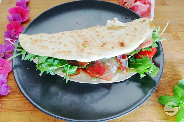 Piadina à composer & une boisson - Dimora Romeo