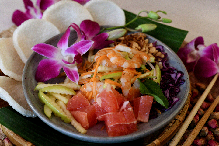 A8. Salade de pamplemousse et pomme verte aux crevettes - Déli'Sen