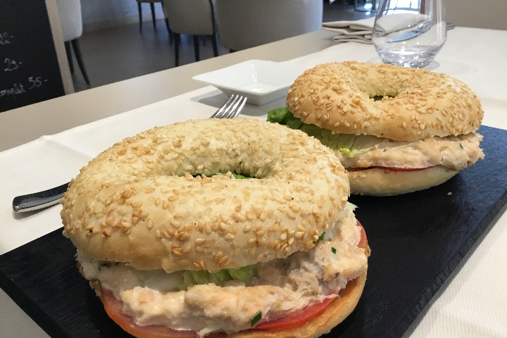 Bagel crabe et saumon - Brasserie Beau-Soleil