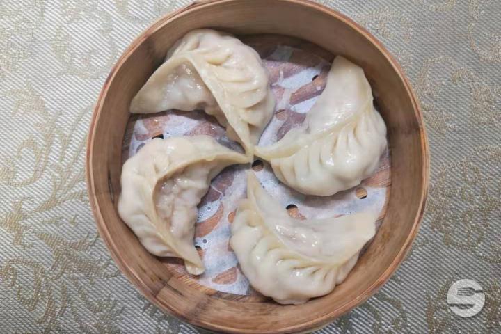 Steamed Raviolis with Pork - Chez Lin