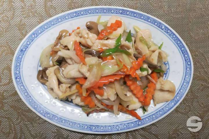 Poulet sauté au Gingembre et Ciboulette - Chez Lin