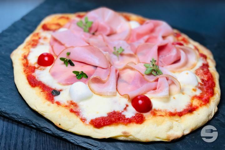 Pizza Ham - La Pirogue