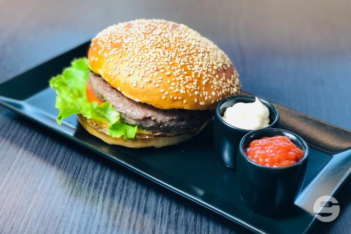 Hamburger - La Pirogue