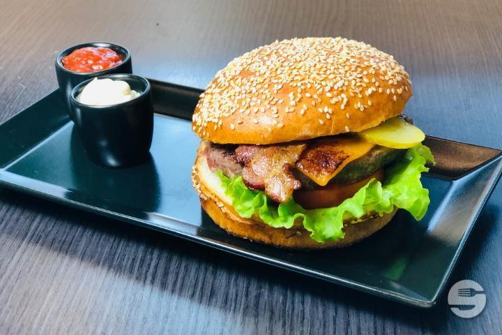 Bacon Burger - La Pirogue