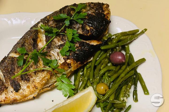 Dorade au Four - Restaurant Viseu