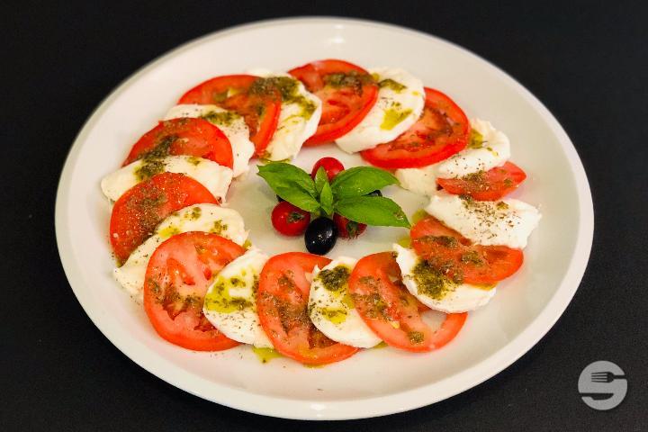 Tomate & Mozzarella di Bufala - Piccolo Resto by Bertolami
