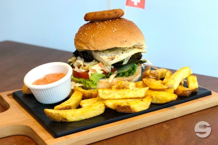Tofu Burger mit Country Fries - Miki Burgers