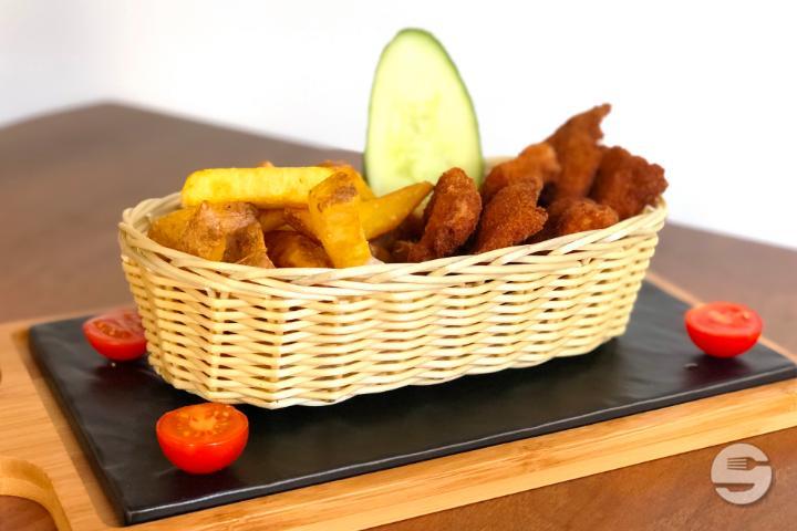 Hausgemachte Chicken Nuggets 6 Stk. mit Country Fries - Miki Burgers