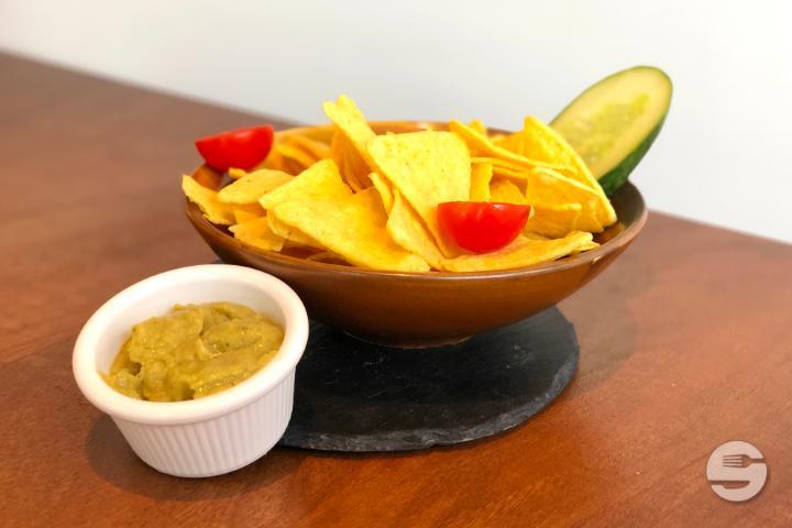 Nachos mit Guacamole - Miki Burgers