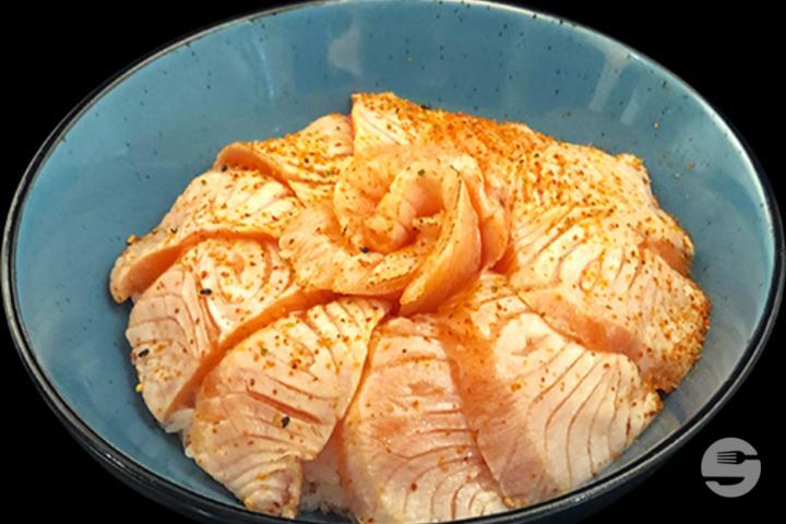 Chirashi Spicy Saumon Tataki - Tokyo-eat