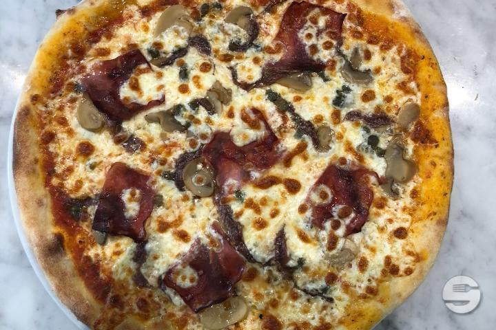 Pizza Capricciosa - Le Mondial