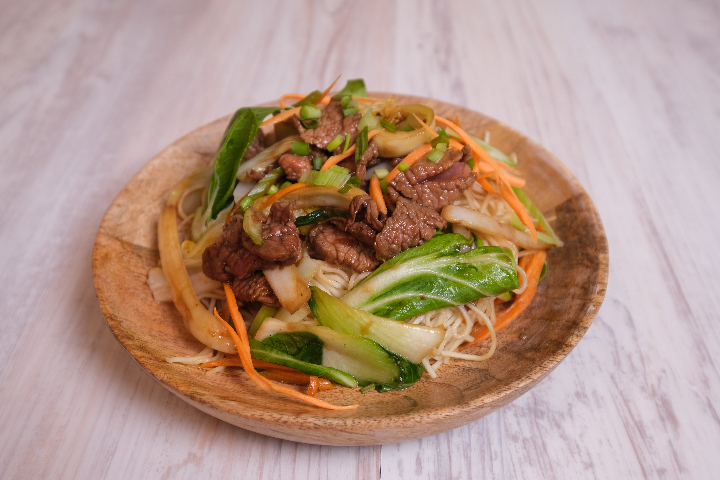 Fried noodles with beef - Bamee Bistro