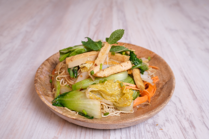 Fried noodles with tofu - Bamee Bistro