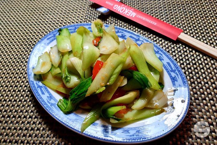 39. Fried Pak Choi with Garlic - Mekong