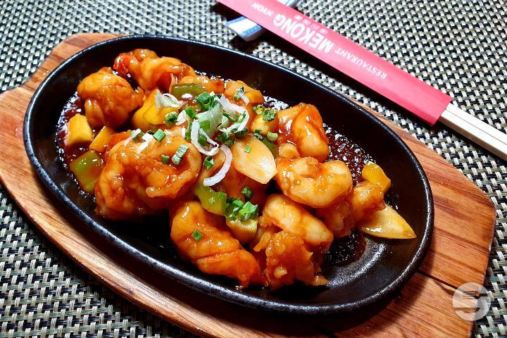 S2. Fried Giant Shrimps - Mekong