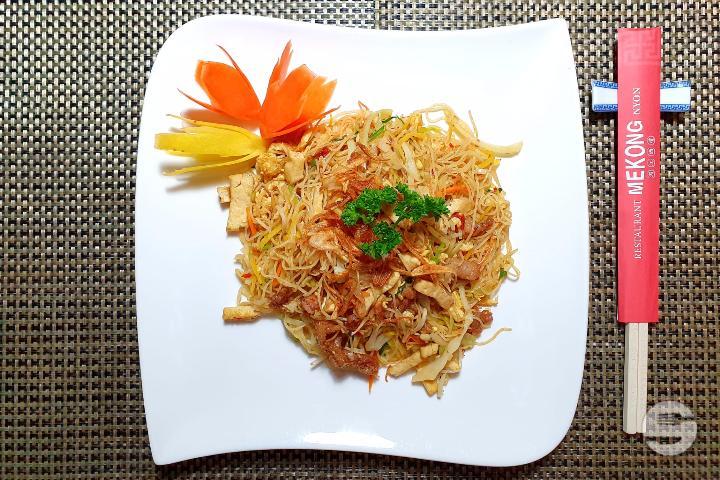 120. Fried Shanghai Noodles - Mekong