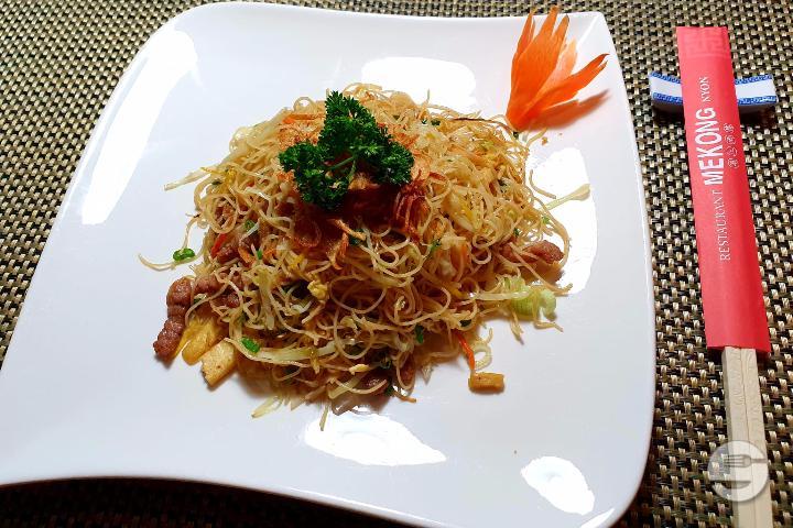 122. Fried Noodles - Mekong