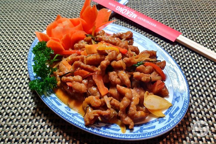 41. Fried Beef with Thaï Red Curry - Mekong