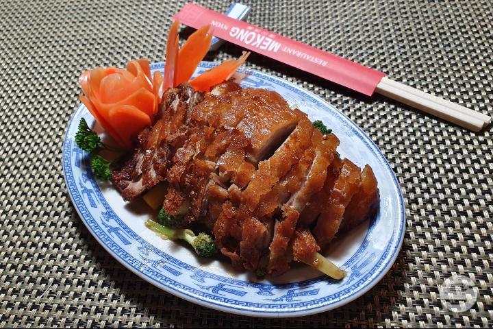 51. Duck with 8 Treats - Mekong