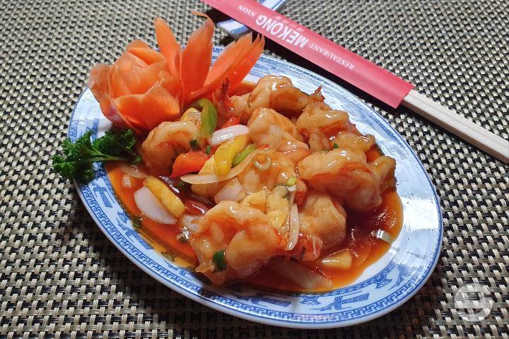 90. Giant Shrimps with Sweet and Sour Sauce - Mekong