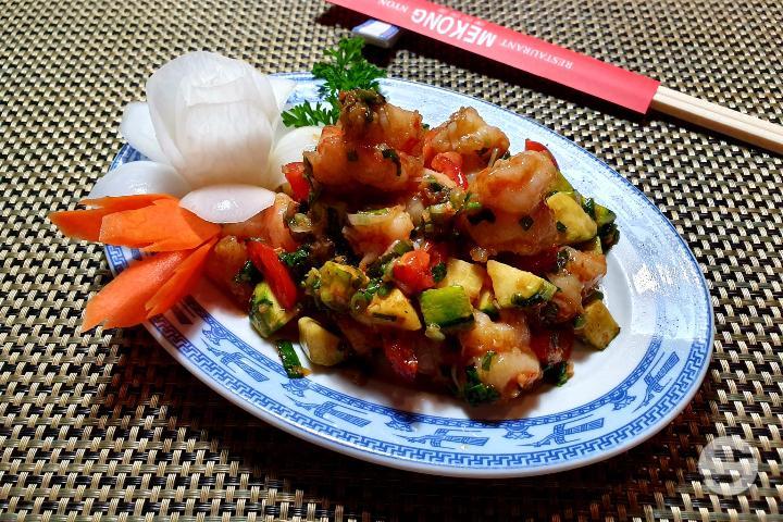 93. Giant Shrimp with Garlic - Mekong