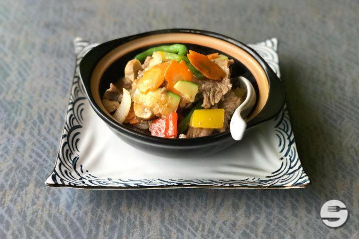 52. Boeuf au Curry - Lotus Restaurant