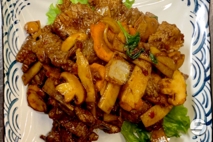 57. Boeuf au Basilic - Lotus Restaurant