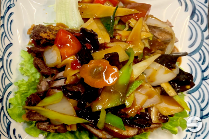 92. Canard à la Sauce Piquante - Lotus Restaurant