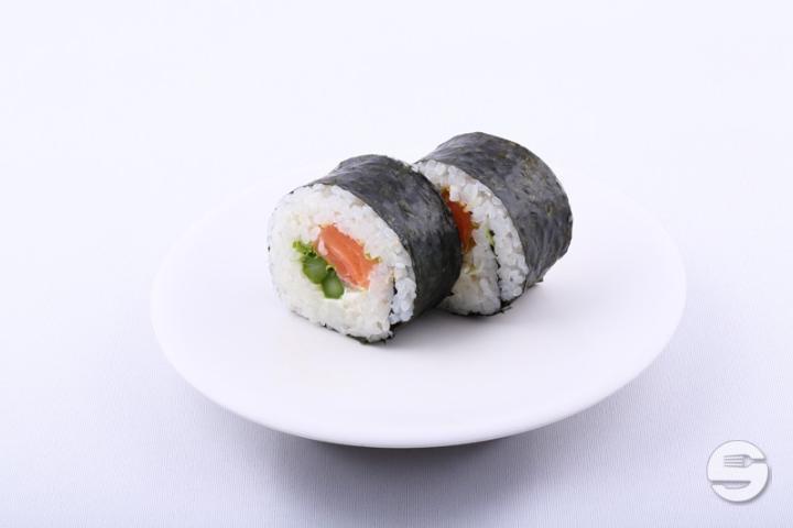 809A. Futo Saumon - Lotus Restaurant