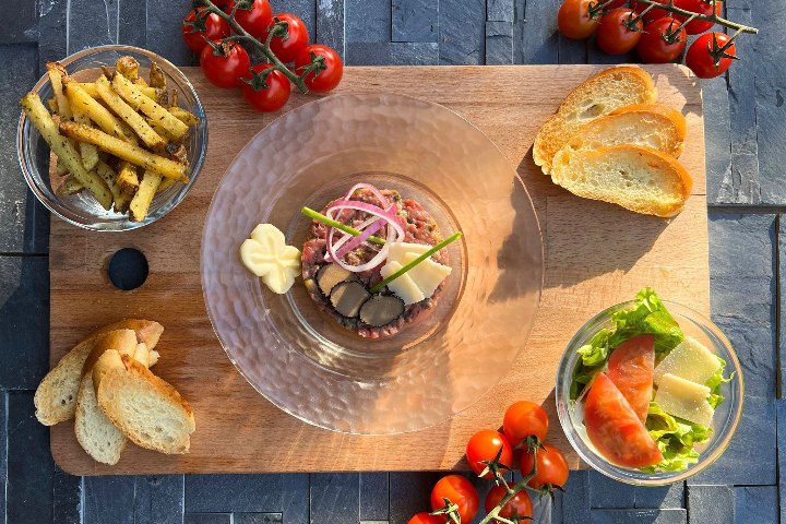 Tartare de Bœuf à la Truffe - The Bread Box