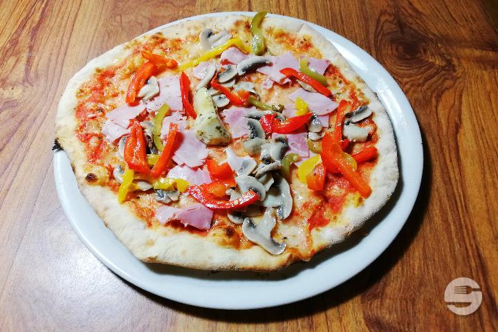 Pizza 4 Stagioni - Il Vesuvio
