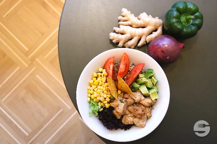 Avocado Chicken Bowl - Dean & David Central