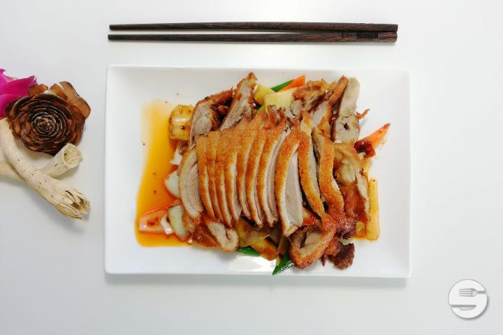Lacquered Duck with Sichuan Sauce - Fengling