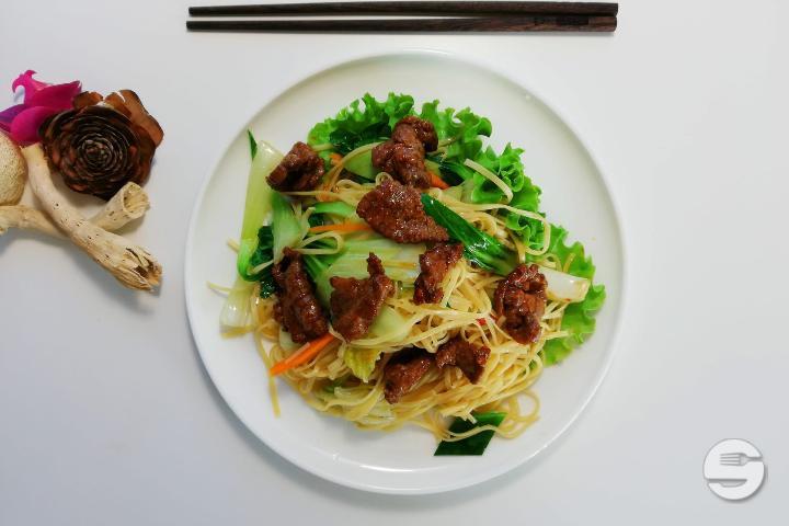 Fried Noodles with Beef - Fengling