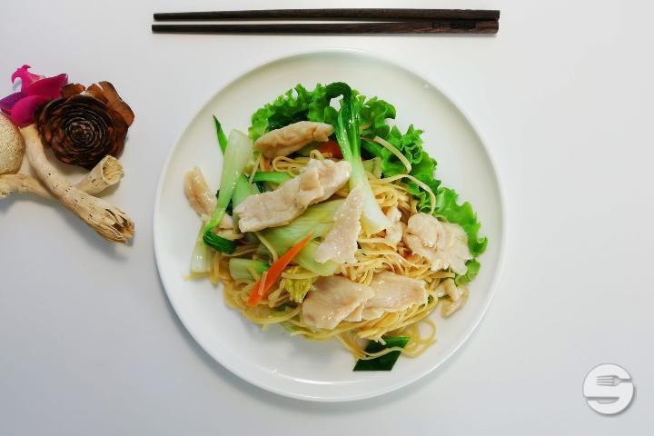 Fried Noodles with Chicken - Fengling
