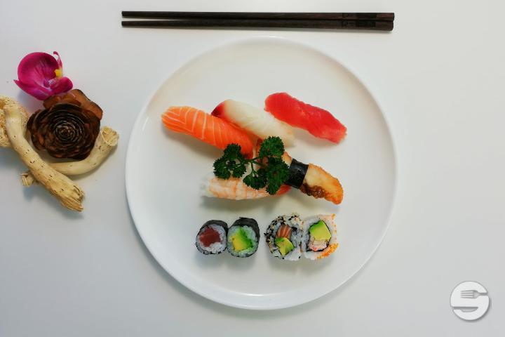 Small Selection of Sushi - Fengling