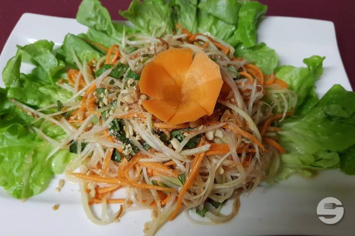 7. Green Papaya Salad - Restaurant Chez Thoa