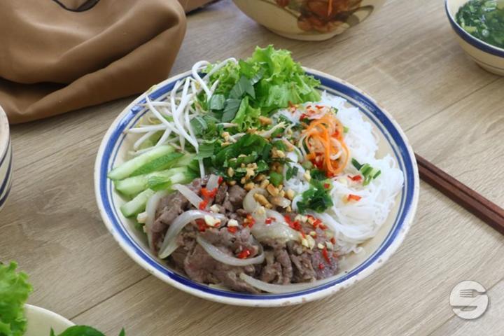 Bún bò xào - Restaurant Chez Thoa