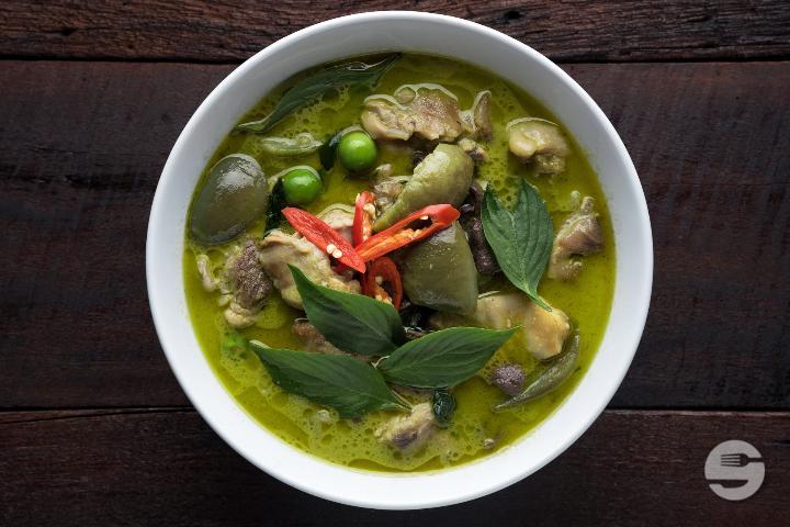 Chicken with Green Curry & Thaï Eggplant - Restaurant Chez Thoa
