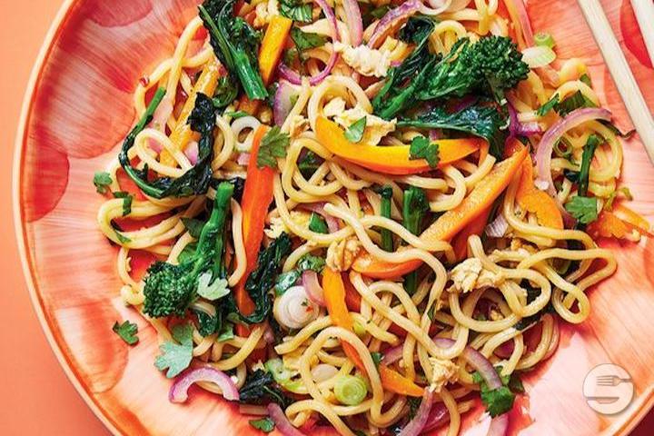 Fried Noodles with Vegetables & Tofu - Restaurant Chez Thoa