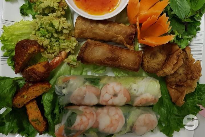 12. Happiness Tray - Restaurant Chez Thoa