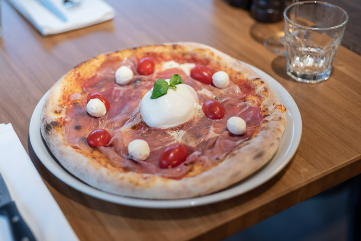 Burrata - Pizzeria Ristorante Molino Basel