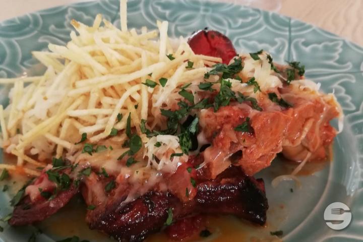Spare Ribs in Tomaten-Chorizo Sauce - Spark Tapas
